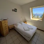 De 3*