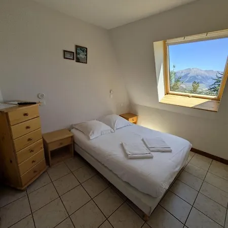 De 3*