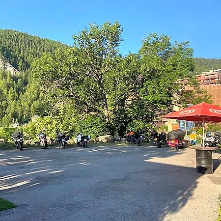 Hotel De 3*